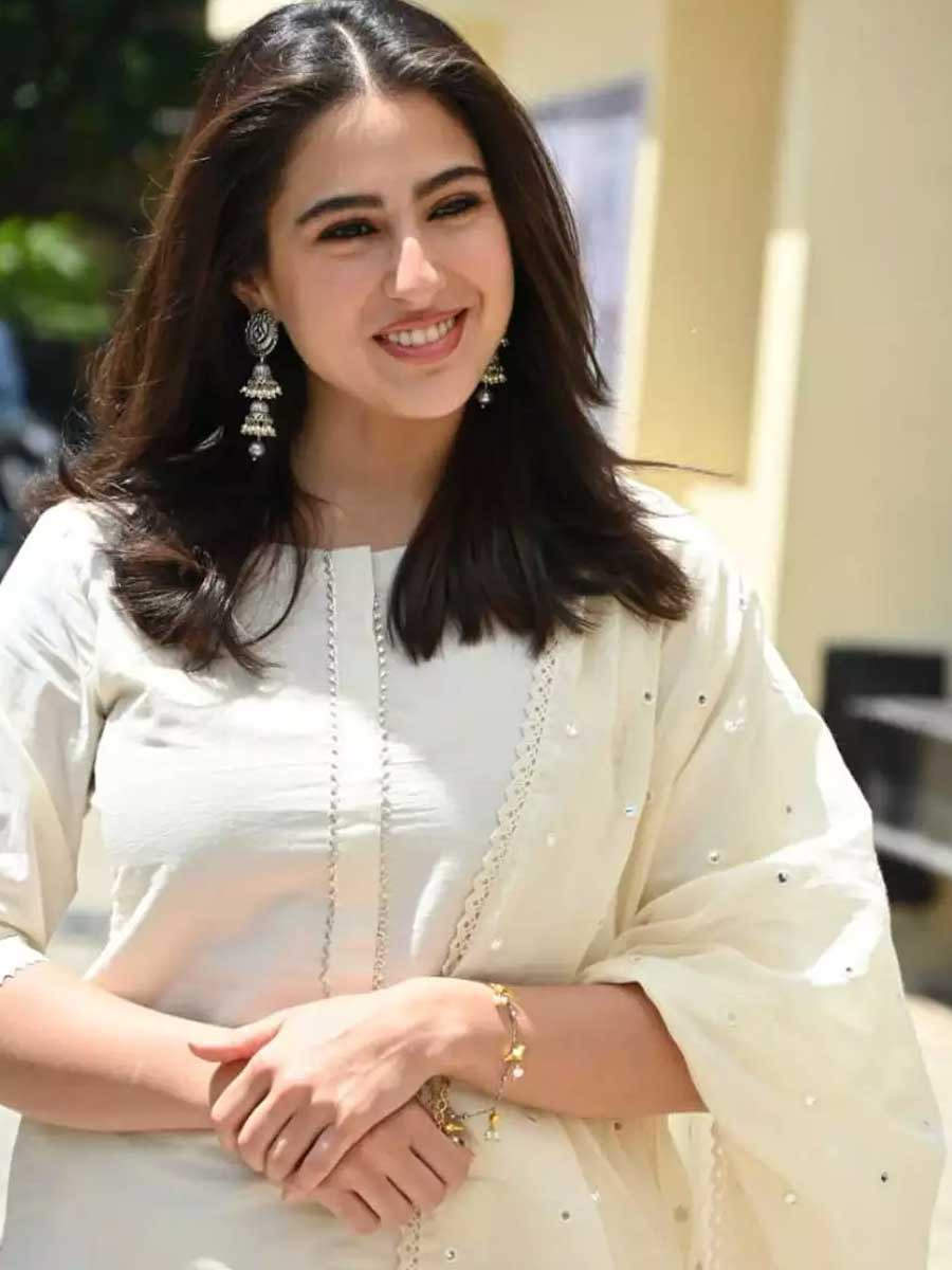 Sara Ali Khan Ae Watan Mere Watan